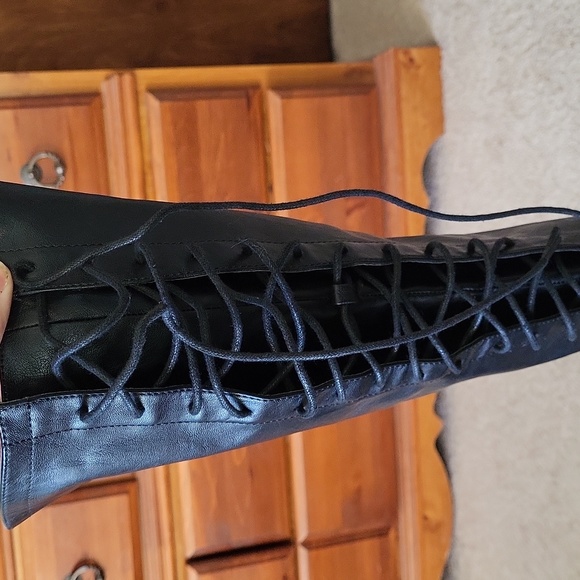 Black thigh high lace back boots - Picture 5 of 10